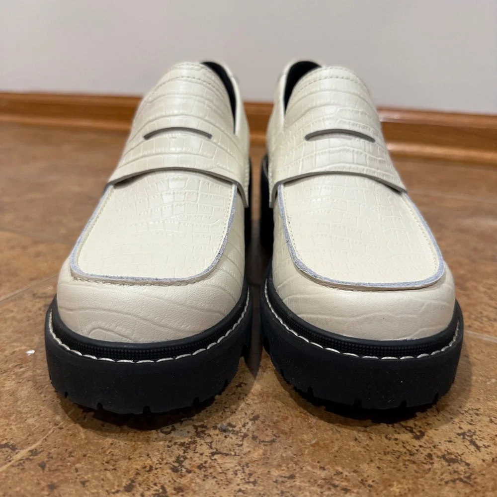Sorel Joan Now City Loafers White Croc Embossed Leather Lug Sole 9.5 NWOB Chunky